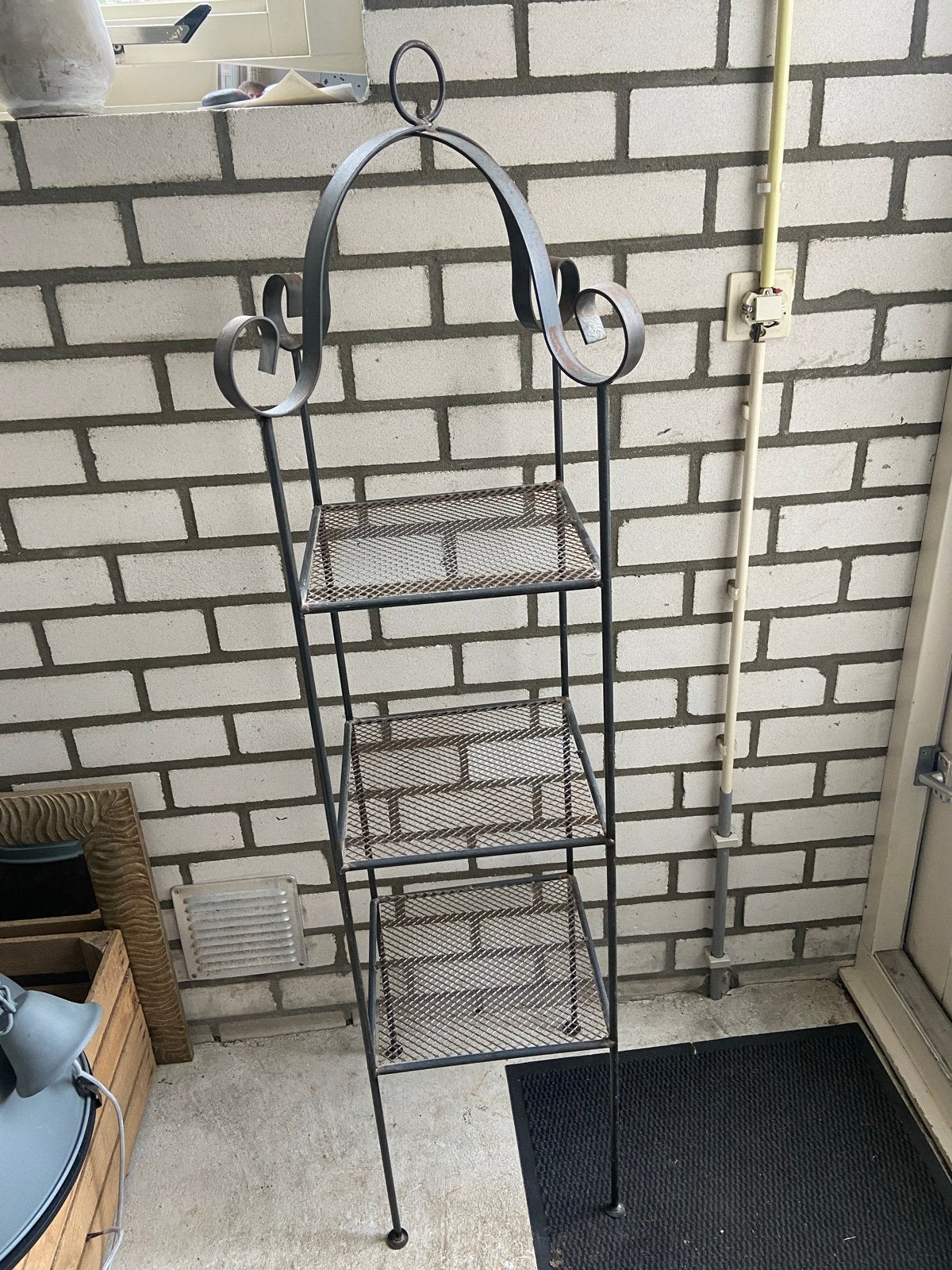 Decoratief metalen rek met 3 etages, Ophalen, Gebruikt