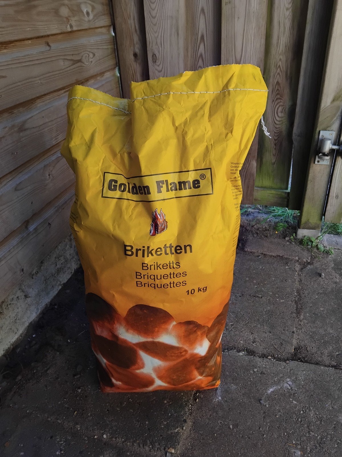 Nieuwe zak Golden Flame briketten 10 kg voor BBQ, Ophalen, Nieuw, Golden Flame