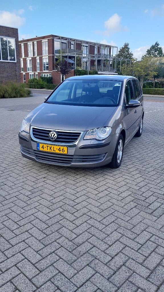 VW Touran 1.4 TSI 103KW '09 Grijs  Nieuwe Revisiemotor 2018, Voorwielaandrijving, Euro 5, Stof, Zwart