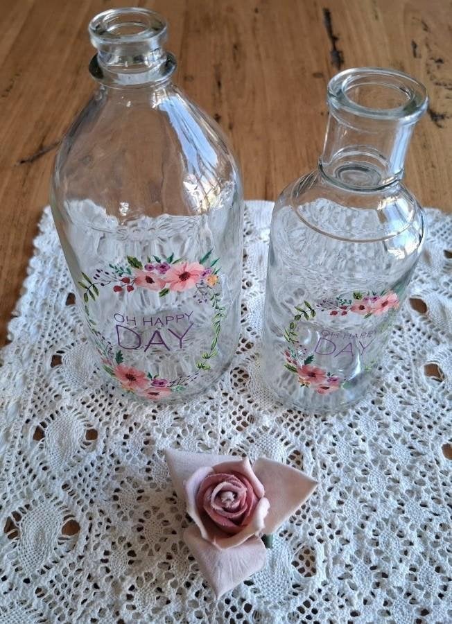 2 OH HAPPY DAY sier flesjes vaasjes met roze bloemen, Meerkleurig, -, -, Ophalen of Verzenden