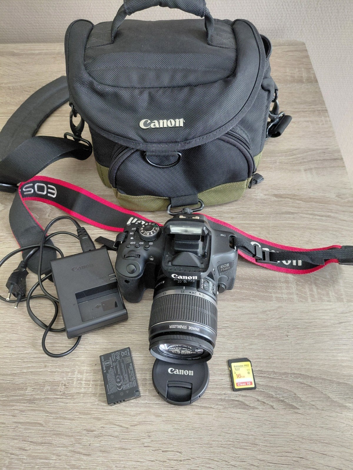 Canon EOS 750D spiegelreflexcamera met WIFI, Audio, Tv en Foto, Fotocamera's Digitaal, Ophalen of Verzenden, Gebruikt, Spiegelreflex