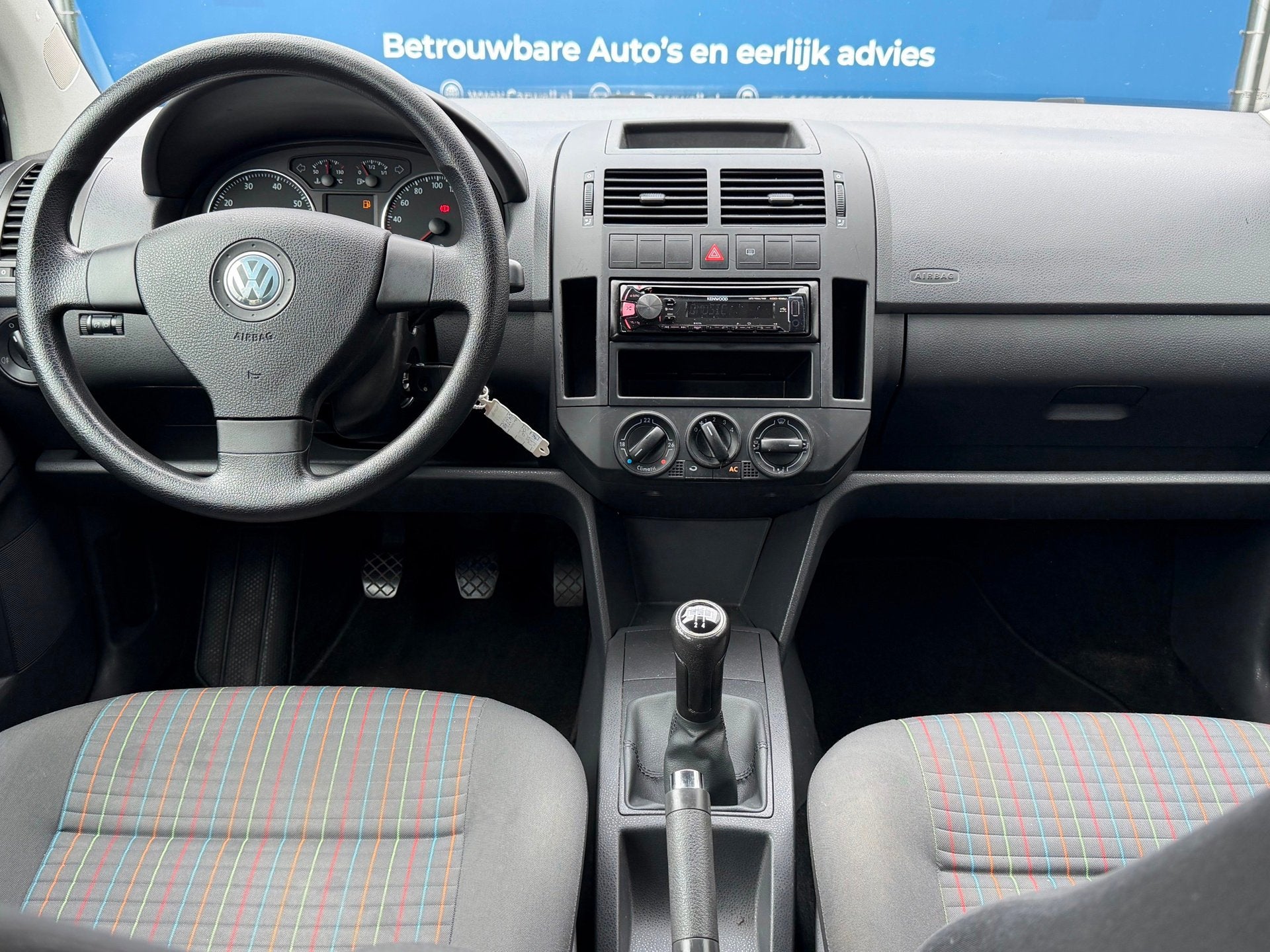Volkswagen Polo 1.4-16V Optive|1e Eigenaar|NieuweAPK!|Airco|, Auto's, Voorwielaandrijving, Dealer onderhouden, Stof, Zwart