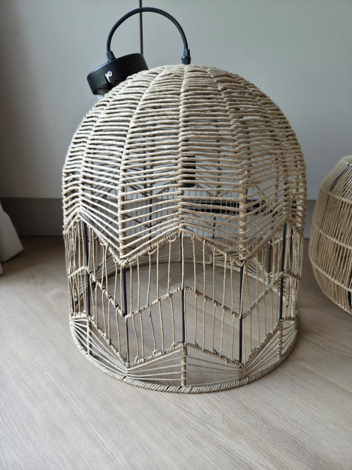 2 hanglampen in nette staat - Ophalen in Gytsjerk, Huis en Inrichting, Ophalen, Zo goed als nieuw, Natuurlijk materiaal, Bohemian, Scandinavisch