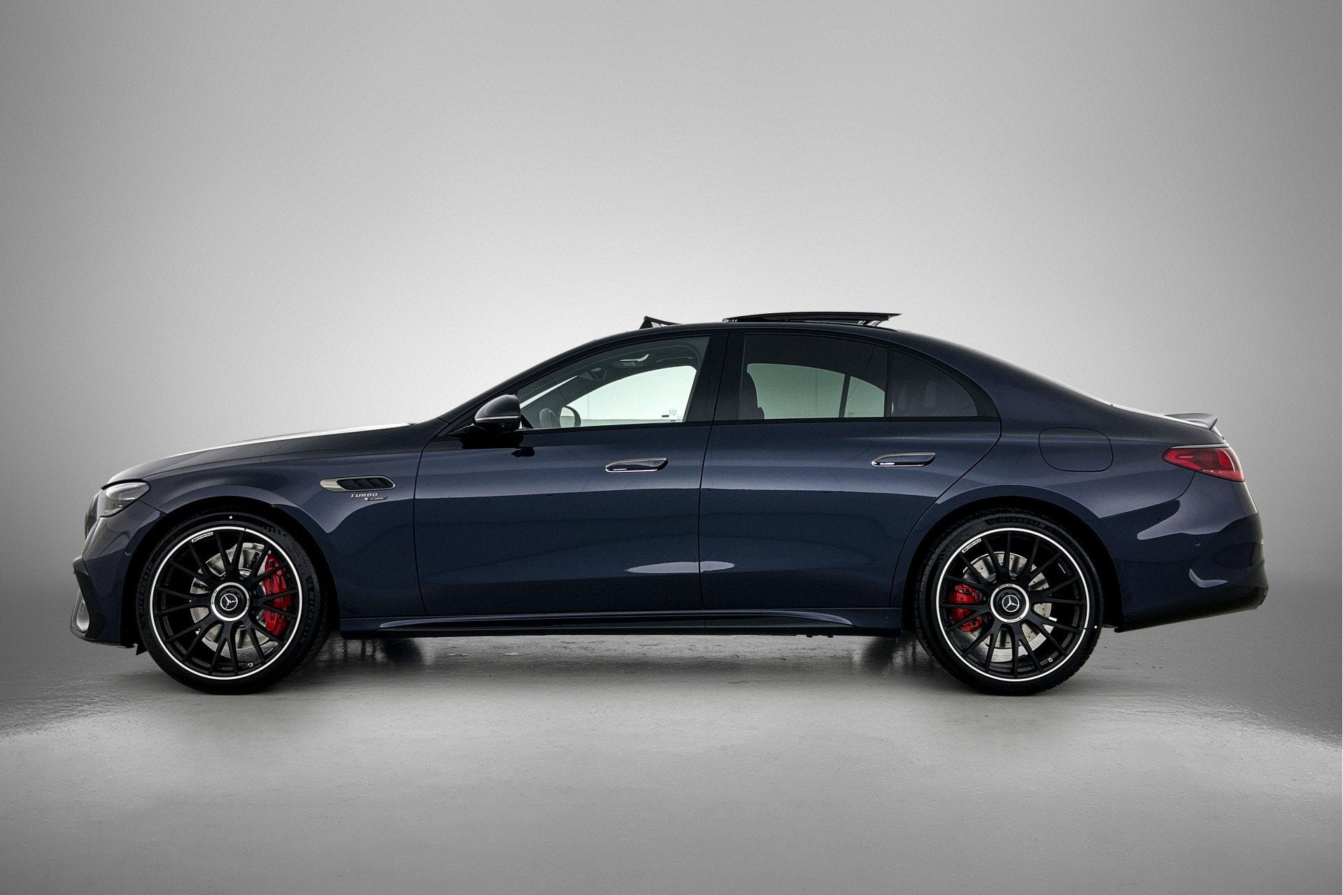 Mercedes-Benz E-Klasse AMG 53 4MATIC+ Night Edition | Premiu, Automaat, Blauw, Automatische klimaatregeling, Bedrijf