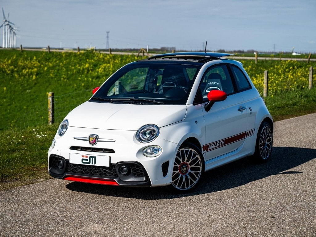 Fiat 500 1.4 170Pk Abarth 595 Pano Leder (bj 2017), Voorwielaandrijving, 4 cilinders, Wit, Bedrijf