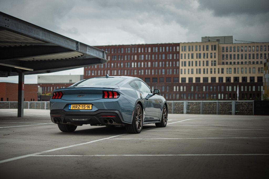 Ford Mustang GT 5.0 2024 | Vapor Blue | Bronze | Handbak, 1716 kg, Achterwielaandrijving, 5000 cc, Leder