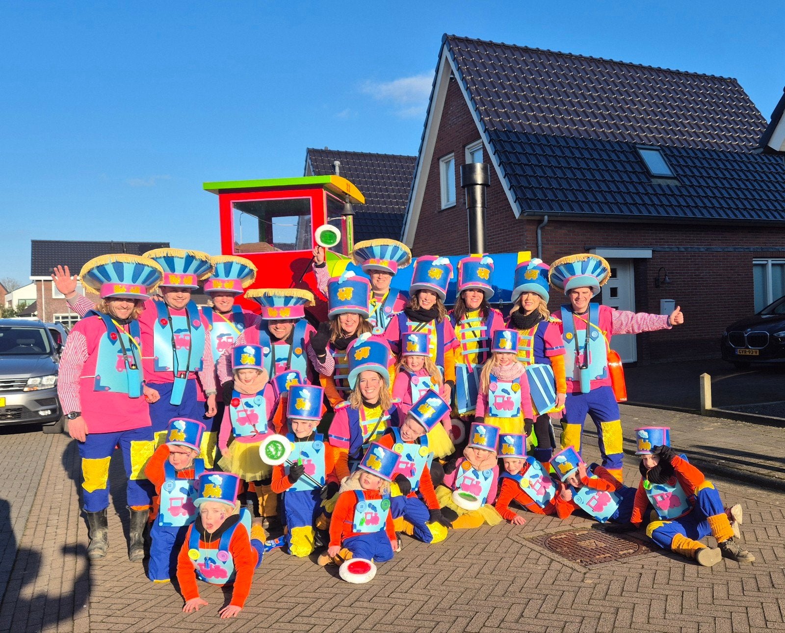 prachtige loopgroep thema op 't juiste spoor / de trein., Kleding | Dames, Carnavalskleding en Feestkleding, Ophalen, Zo goed als nieuw