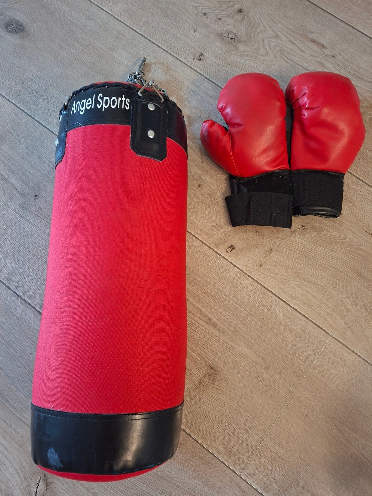 (kinder)bokszak met bokshandschoenen, Ophalen, Gebruikt, Bokszak