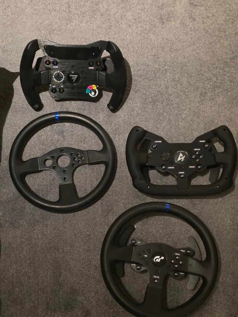 Thrustmaster T300 met Loadcell Pedalen & 2 Formule Sturen, 1 speler, Ophalen of Verzenden, Zo goed als nieuw, Vanaf 3 jaar