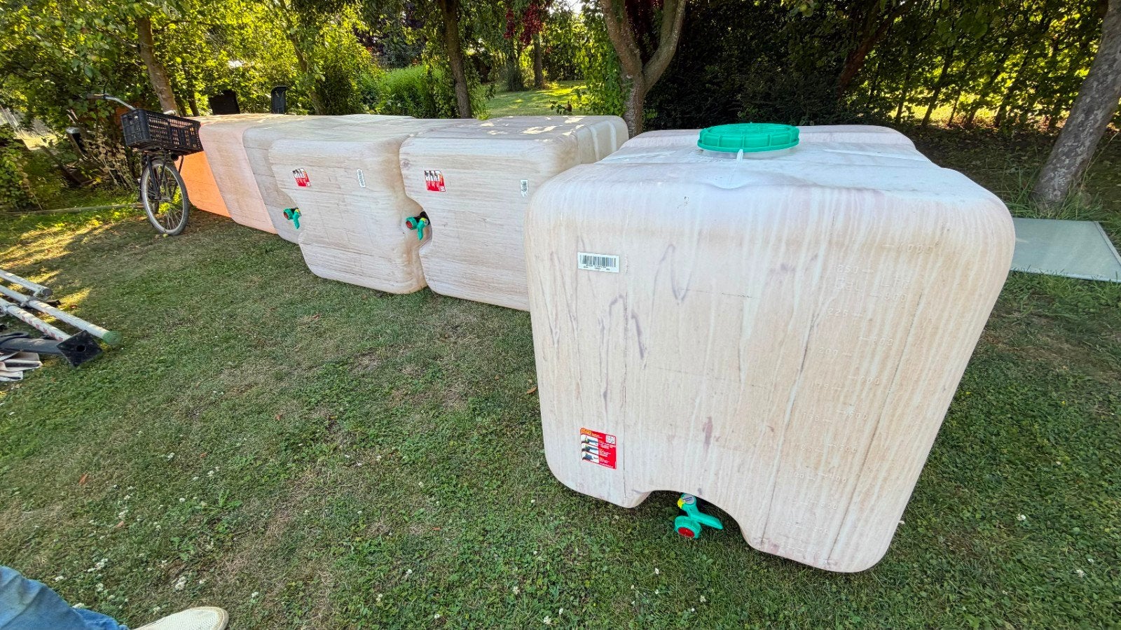 Zes Watertanks 1000L met kraan - IBC container, Tuin en Terras, Ophalen, Kunststof, Gebruikt, Met kraantje