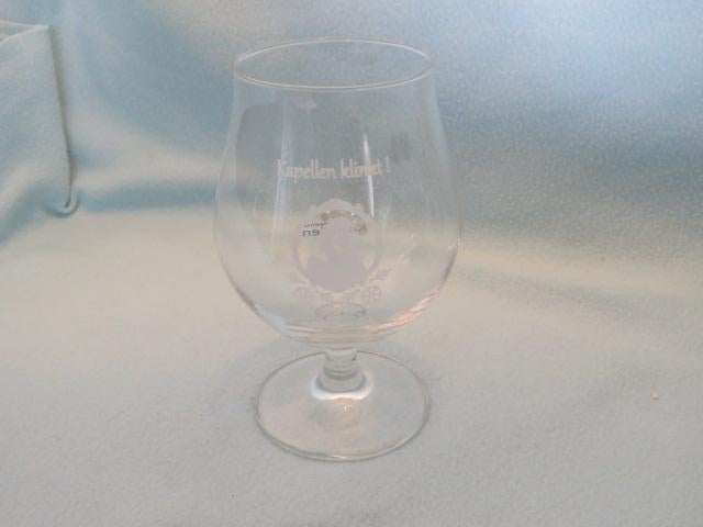 Belgisch bierglas op voet Kapellen klinkt 2012, Ophalen of Verzenden, Zo goed als nieuw, Bierglas