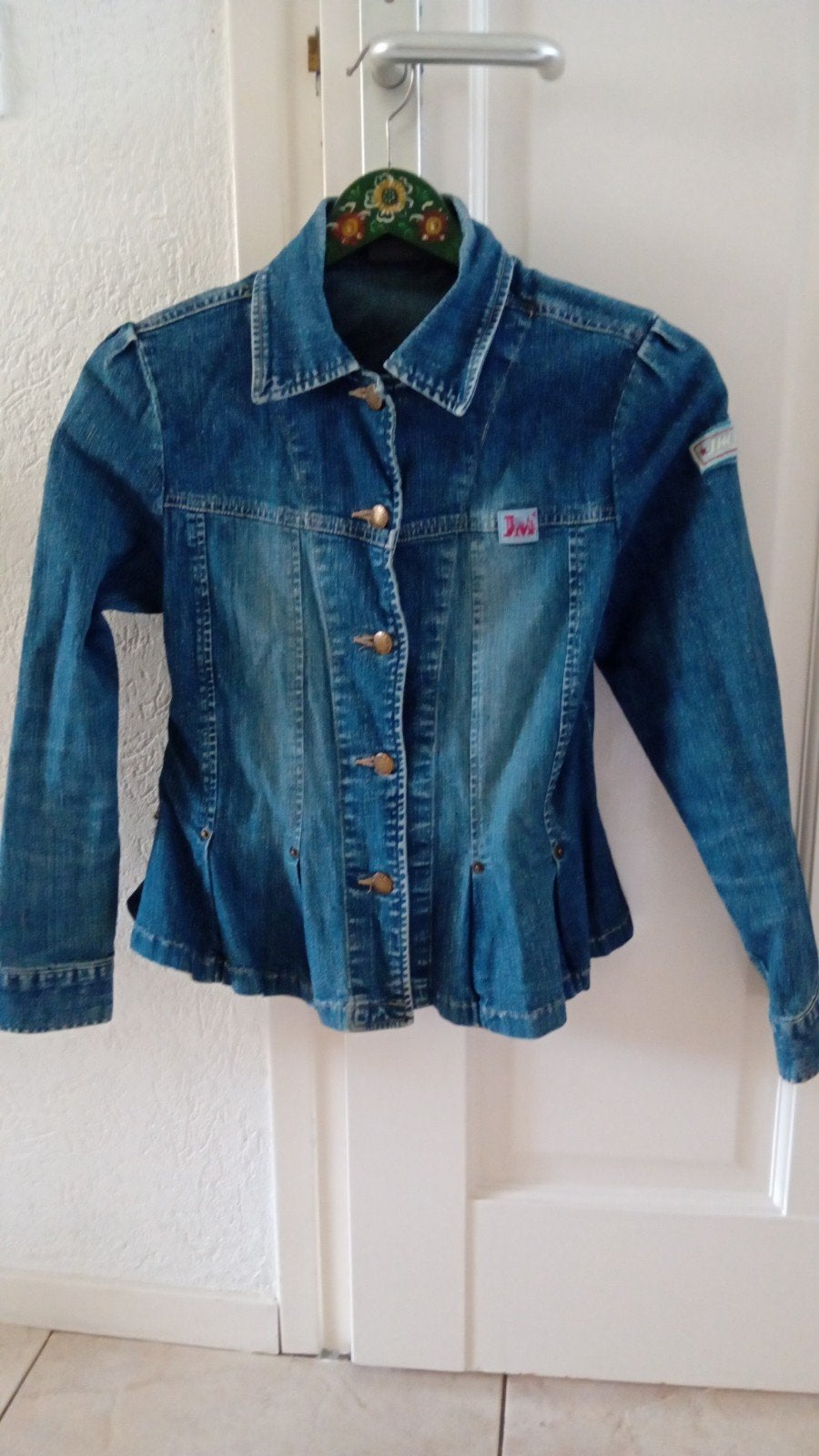 Trendy spijkerjasje met gouden knopen, Kinderen en Baby's, Ophalen of Verzenden, Gebruikt, Meisje, Jas