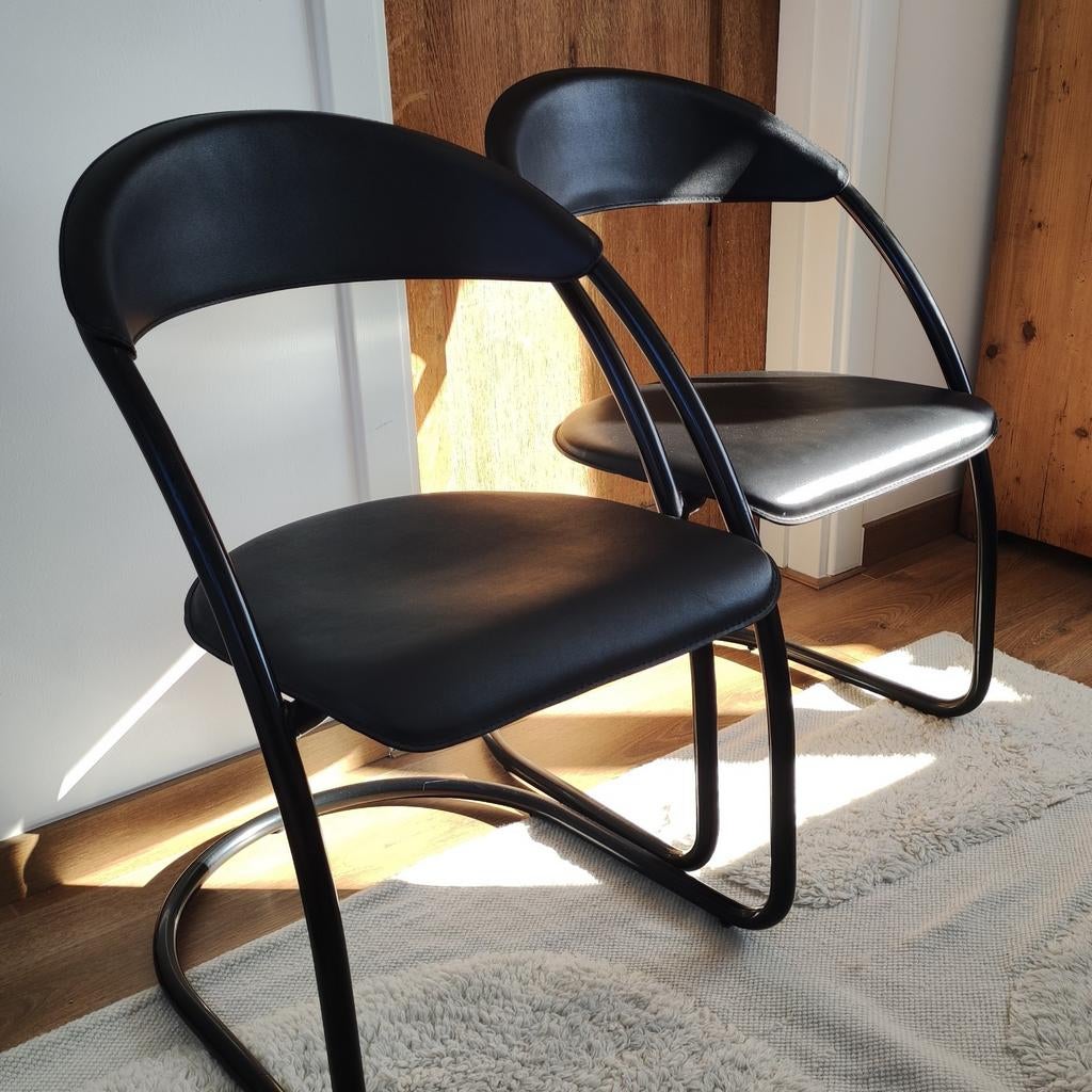 Vintage Italiaanse design zwarte leren stoelen jaren 80, Huis en Inrichting, Stoelen, Ophalen