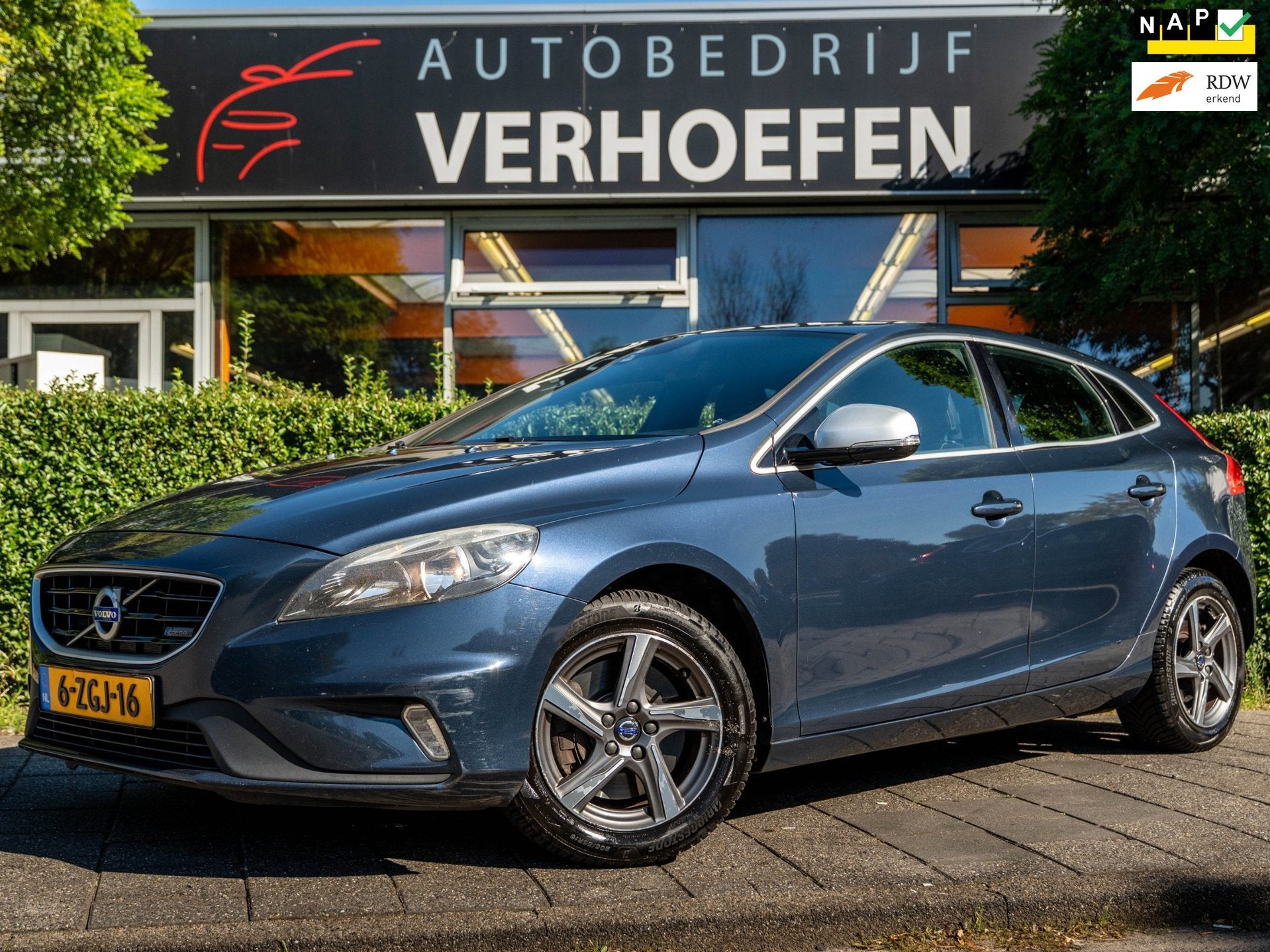 Volvo V40 2.0 D4 R-Design Business | STOEL VERW ZWART LEDER, Auto's, Voorwielaandrijving, USB, Gebruikt, Blauw