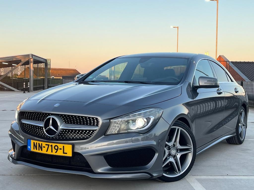 Mercedes-Benz CLA 180 AMG*AUTO.M*NAVI*XENON*CRUISE*STOELVW*, Auto's, Zwart, 4 cilinders, 715 kg, 122 pk