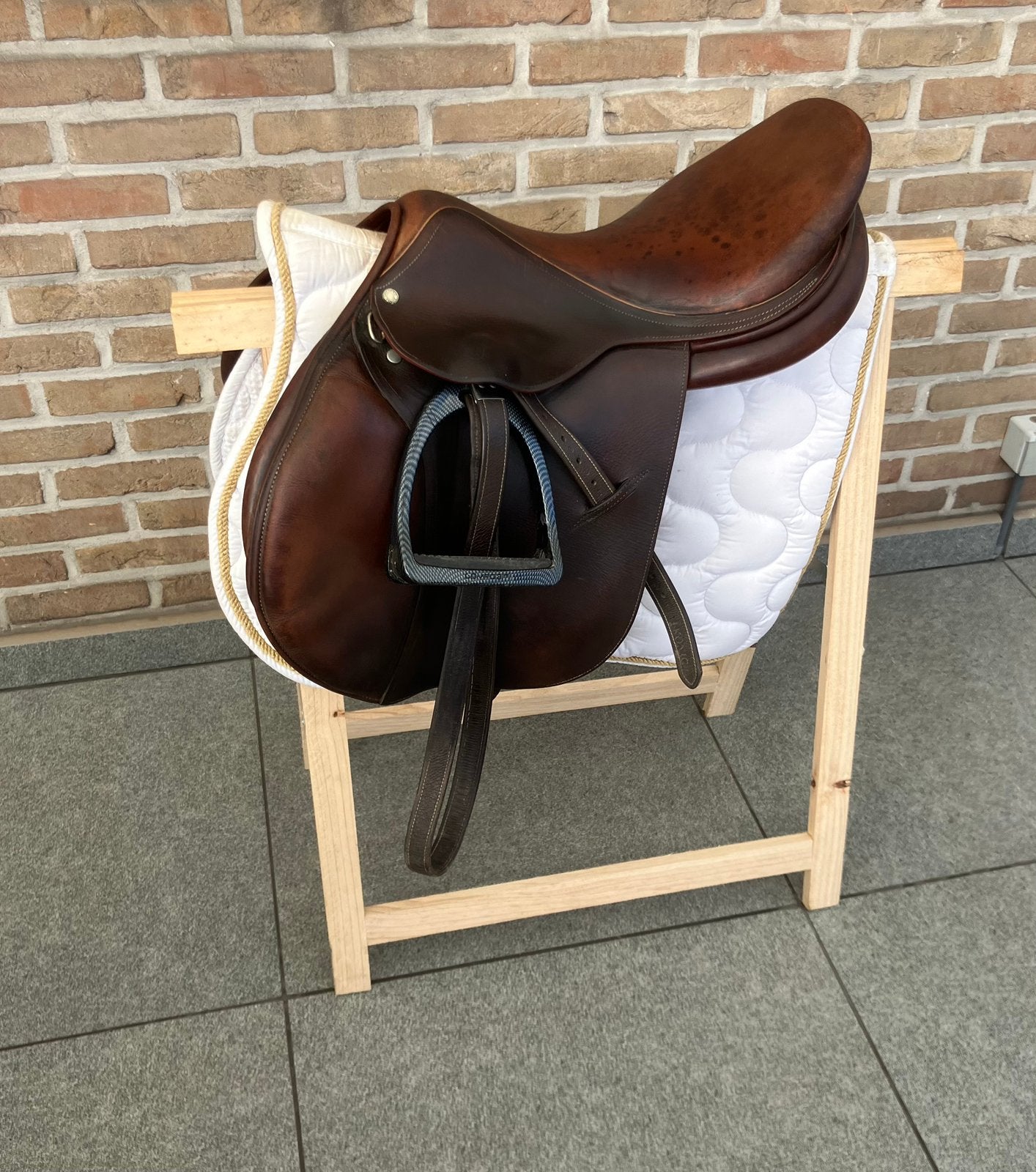 Springzadel Luc Childeric 17,5 inch + toebehoren, Dieren en Toebehoren, Ophalen of Verzenden, Zo goed als nieuw, Springen