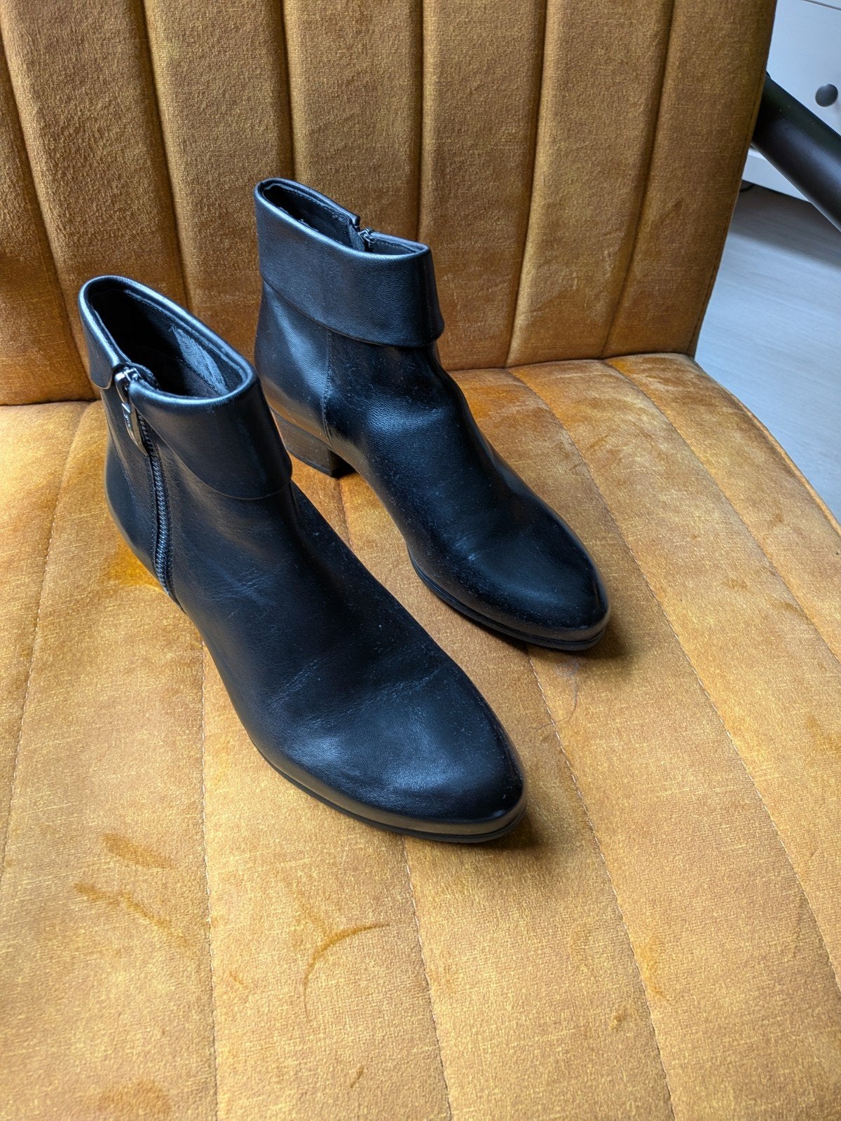 te koop: nieuwe dames enkellaarsjes, zwart, maar 38, Kleding | Dames, Zwart, Lage of Enkellaarzen, Nieuw, Ophalen of Verzenden