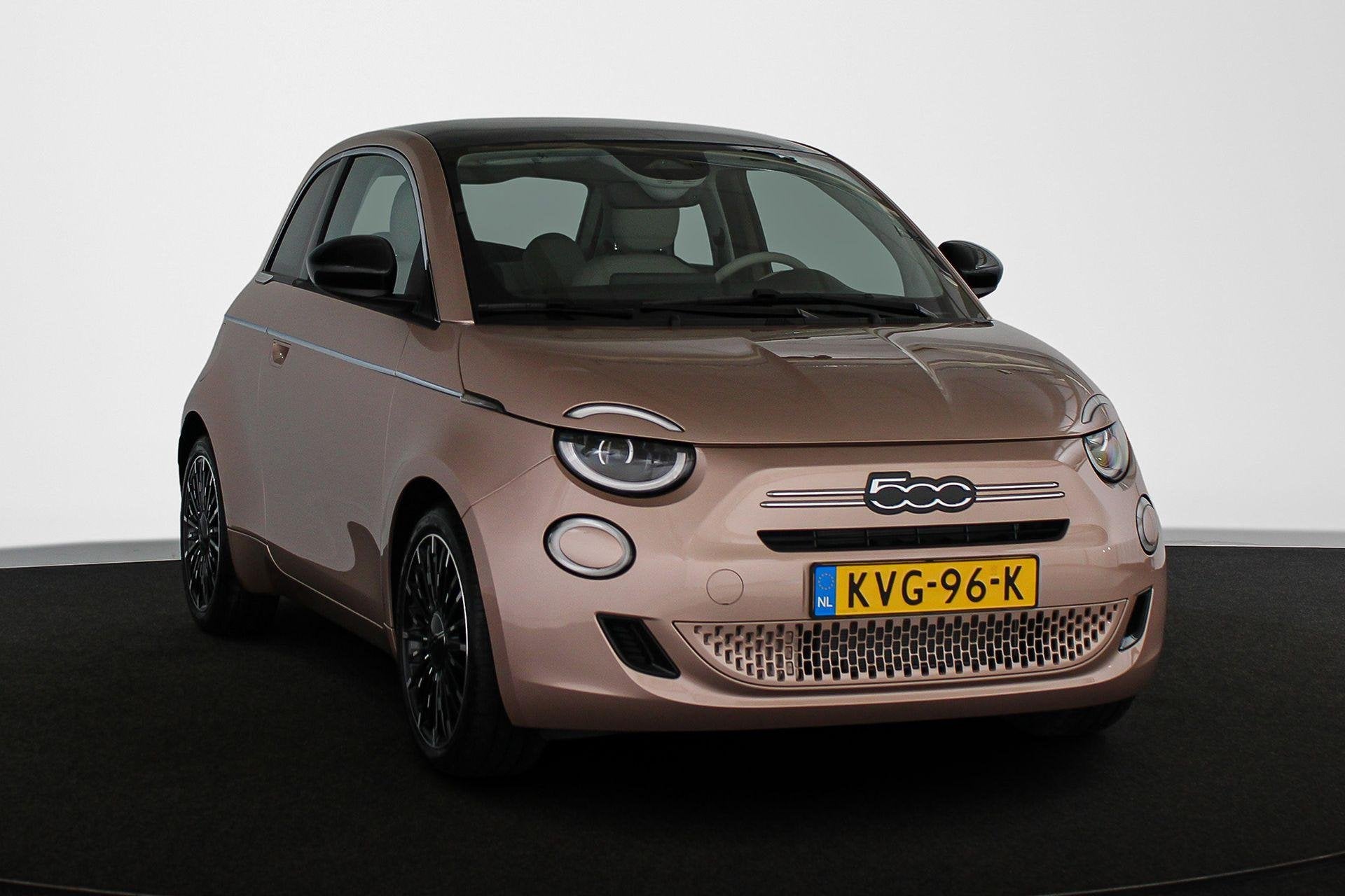 Fiat 500 1.0 Hybrid La Prima Panoramadak Stoelverwarming JBL, Auto's, Euro 6, 4 stoelen, Origineel Nederlands, Bedrijf