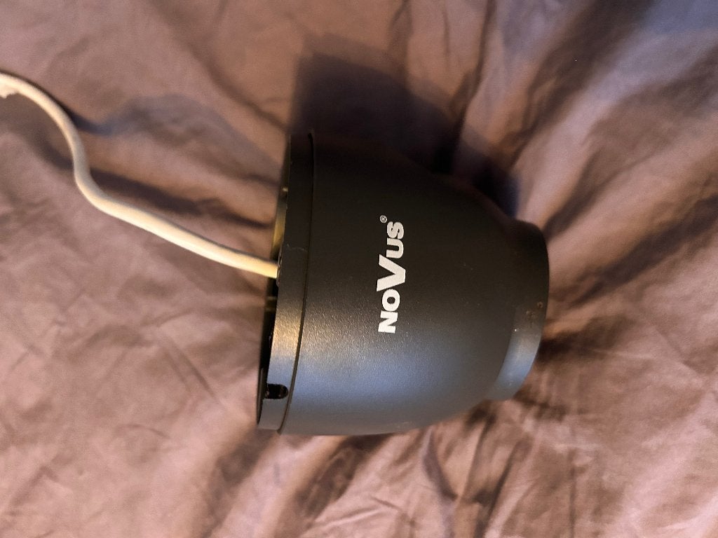 NOVUS 4MP motorzoom IP camera, Ophalen of Verzenden, Zo goed als nieuw, Buitencamera