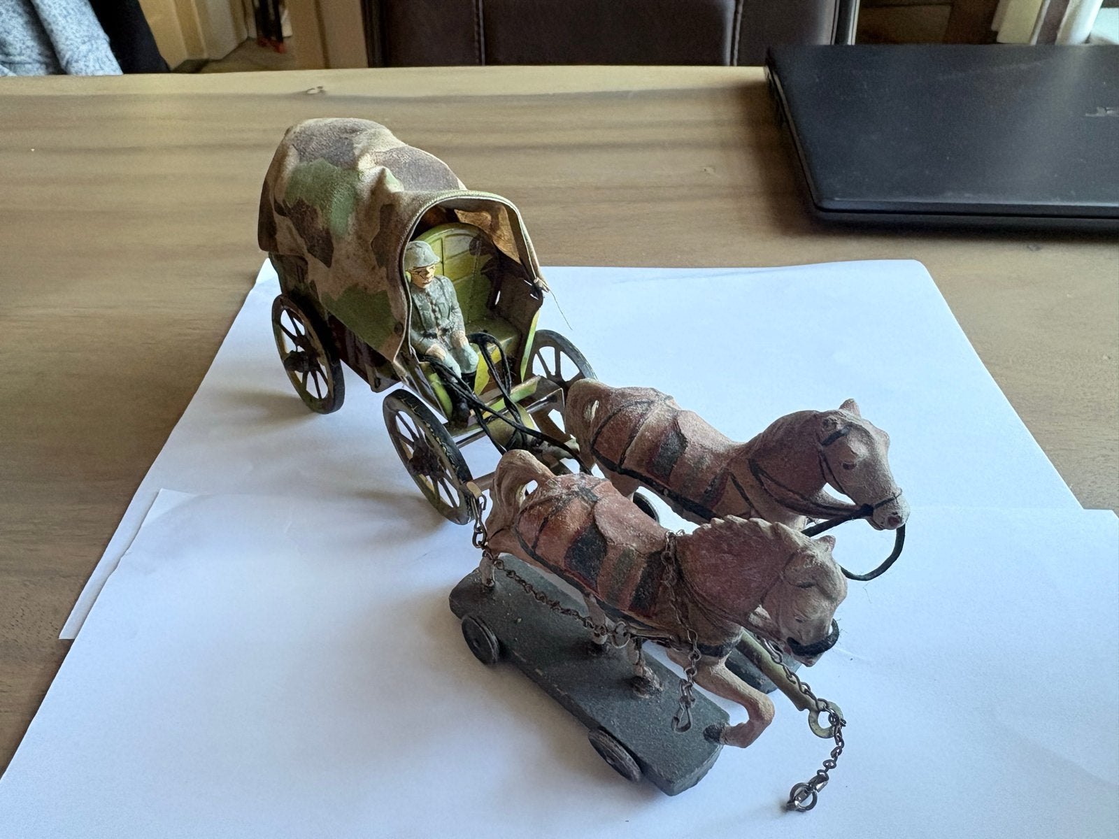 Vintage speelgoed: huifkar met paarden en soldaat, Ophalen of Verzenden, Gebruikt