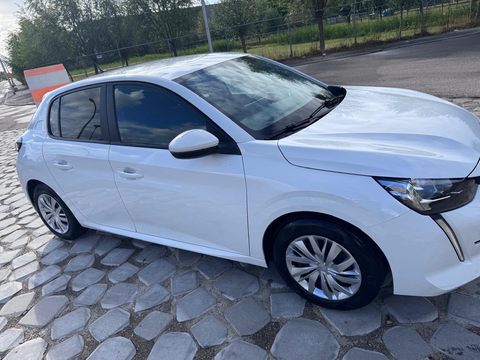 Peugeot 208 1.2 Puretech 75pk 2021 Wit, Voorwielaandrijving, 1199 cc, Wit, Origineel Nederlands