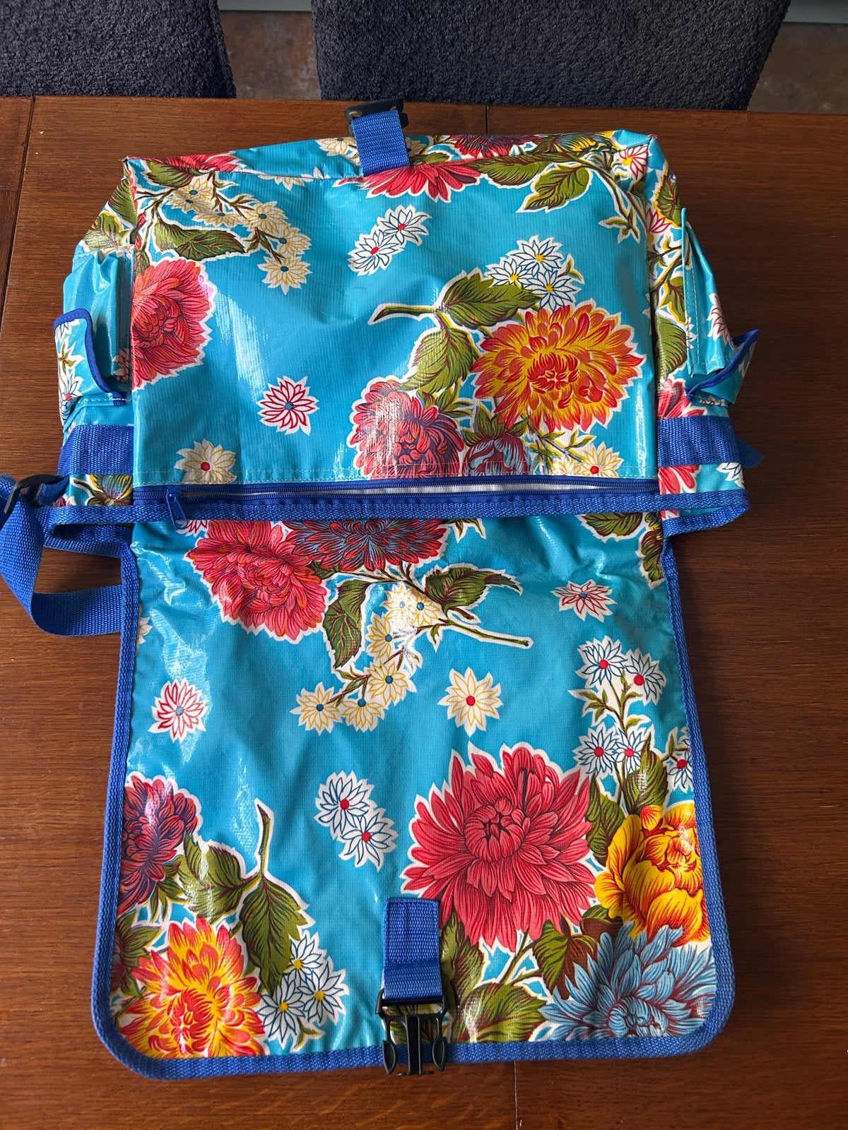 Kitsch Kitchen Zwemtas / Schoudertas met bloemenprint, Ophalen of Verzenden, Gebruikt, Blauw, Overige typen