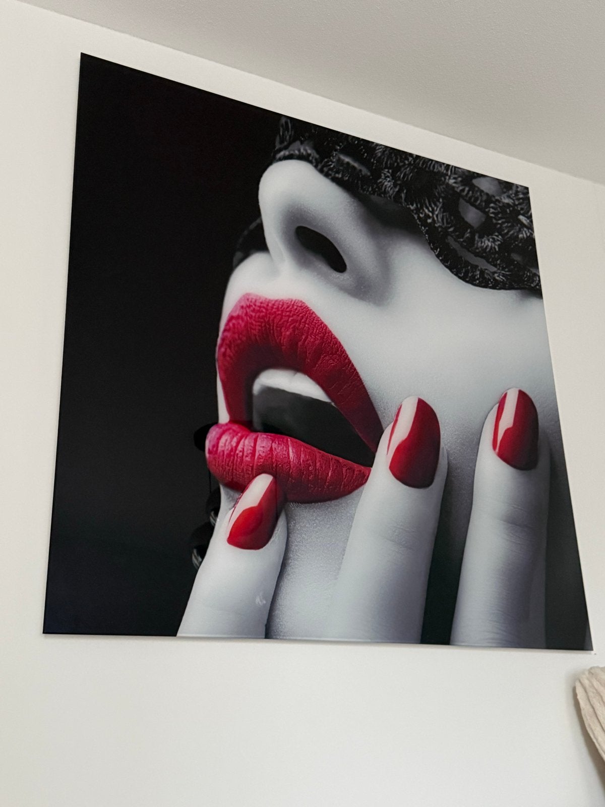 Plexiglas schilderij 120x120 - Vrouw met rode lippen, Ophangklaar, Print, Portret, Verzenden