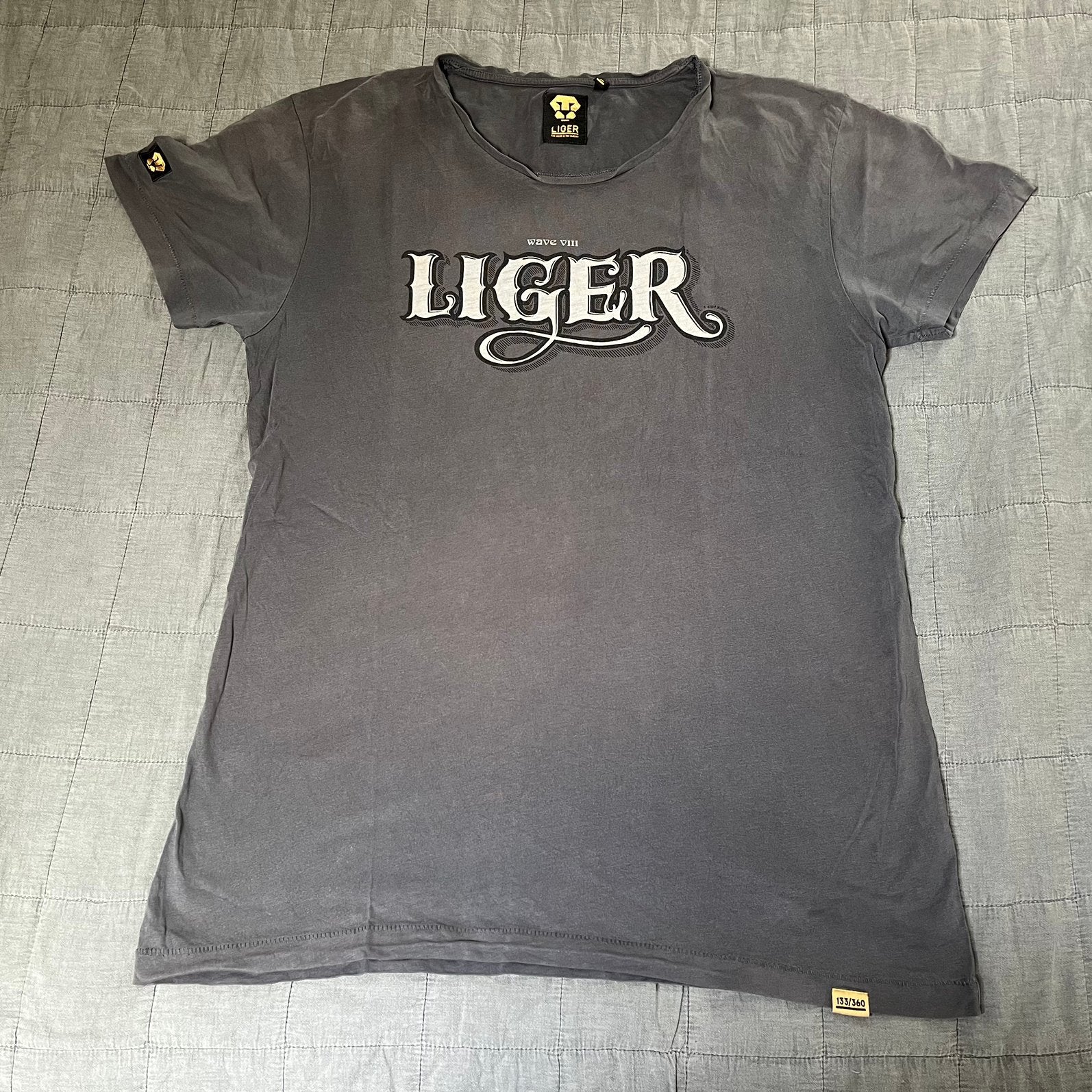 Liger T-shirt Wave VIII - Limited Edition (133/360), Ophalen of Verzenden, Zo goed als nieuw, Maat 52/54 (L), Grijs