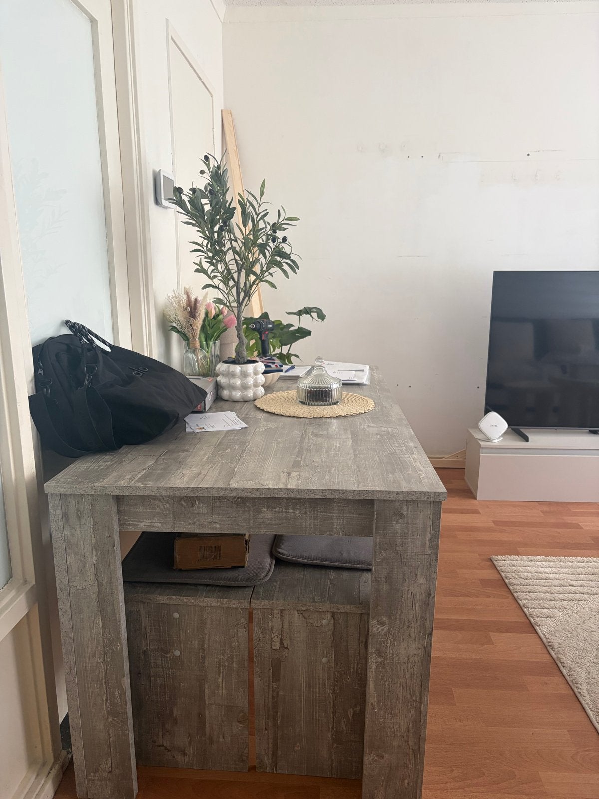 Eiken eettafel met 2 bijpassende bankjes, Huis en Inrichting, Tafels | Eettafels, Ophalen, Gebruikt, 100 tot 150 cm, Eikenhout
