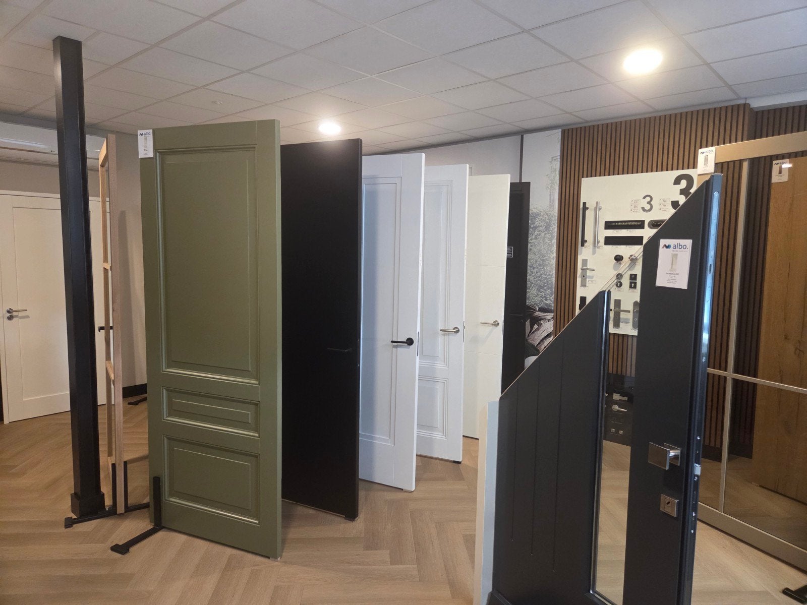 Diverse binnendeuren - outlet en B keus, Doe-het-zelf en Verbouw, Deuren en Horren, Ophalen of Verzenden, Nieuw, Binnendeur, 200 tot 215 cm