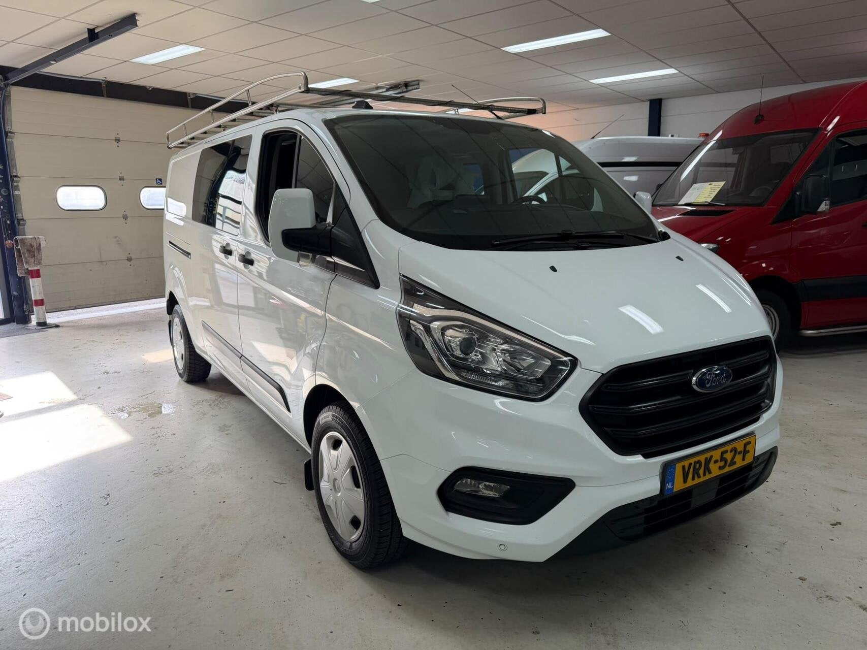 Ford Transit Custom Dubbel Cabine 2.0 TDCI L2H1, 2700 kg, Euro 6, 4 cilinders, 129 pk
