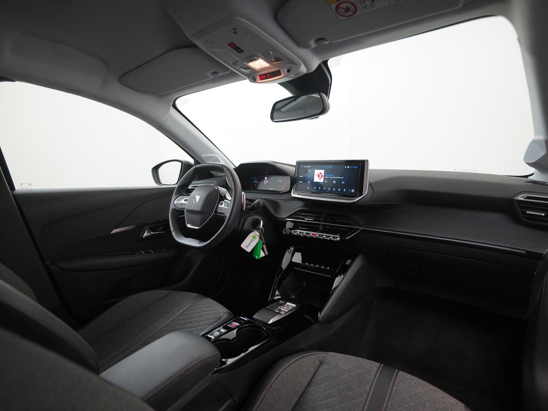 Peugeot 208 1.2 Hybrid 110pk e-DCS6 Allure | Virtual Cockpit, Auto's, 1195 kg, Gebruikt, 1199 cc, Leder en Stof
