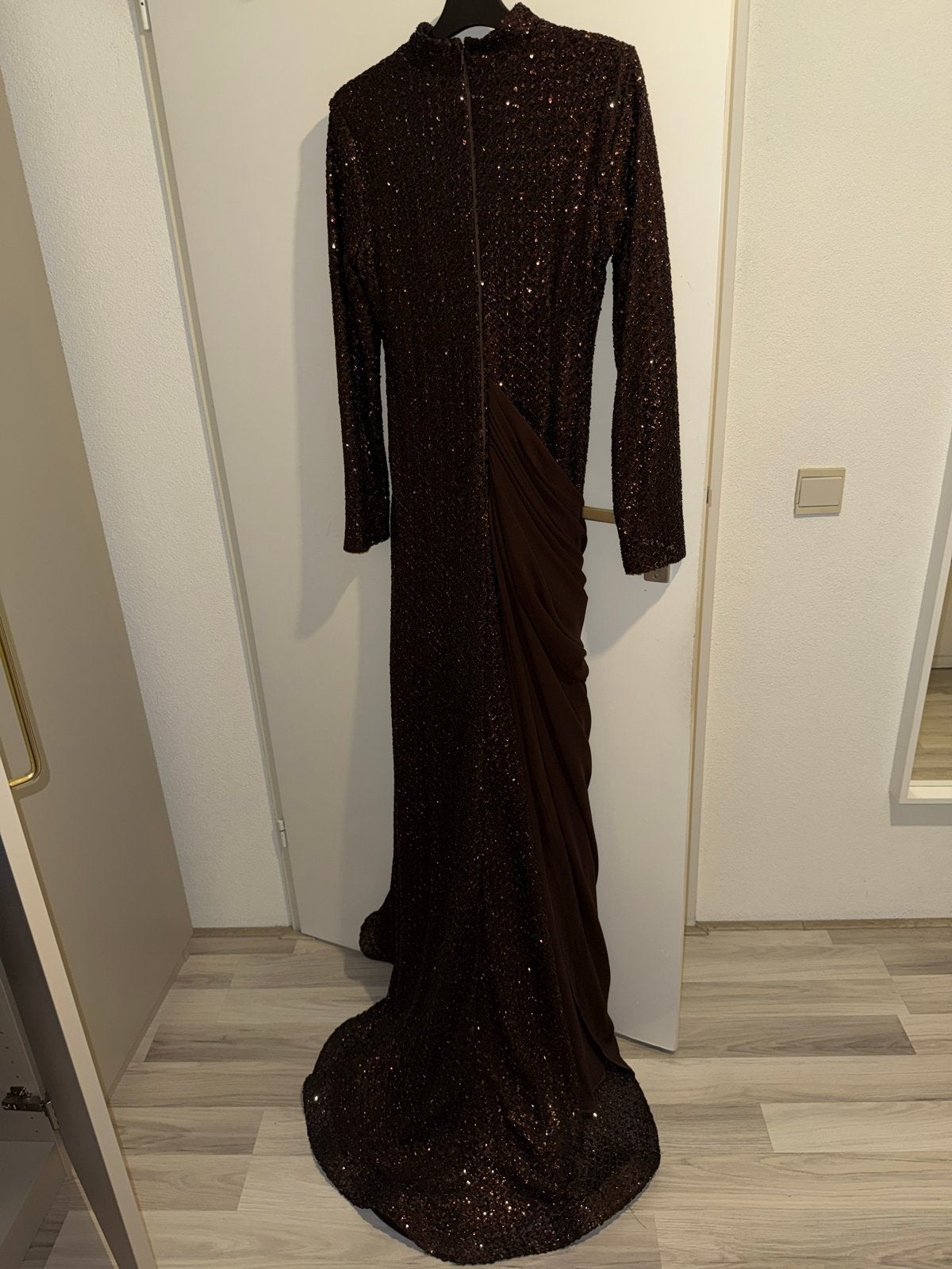 Elegante Galajurk met Pailletten - Maat 42, Maat 38/40 (M), Galajurk, Bruin, Ophalen of Verzenden