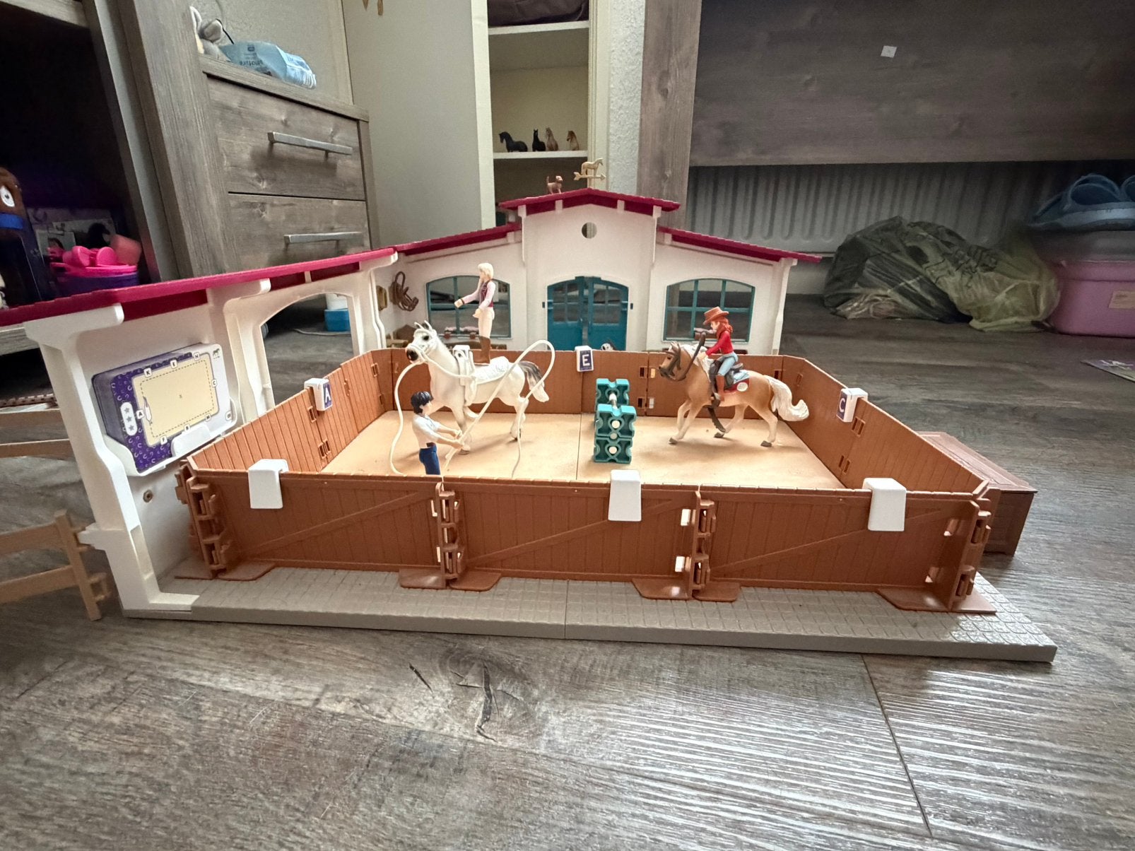 Schleich Horse Club Rijhal Peppertree, Ophalen of Verzenden, Zo goed als nieuw, Meisje