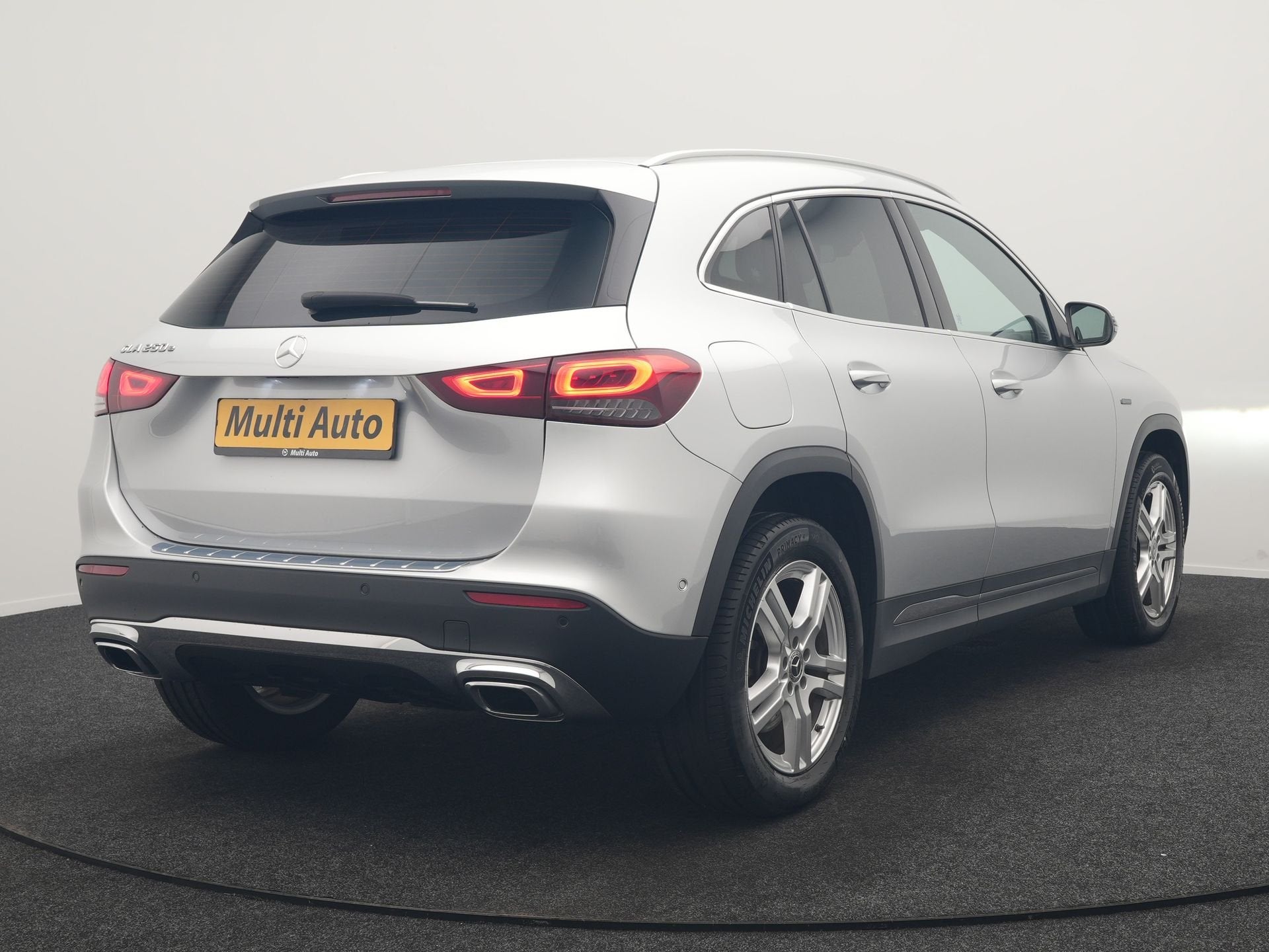 Mercedes-Benz GLA 250 e Progressive PHEV 218pk Dealer O.H |, Auto's, Dealer onderhouden, Zwart, Leder en Stof, Bedrijf