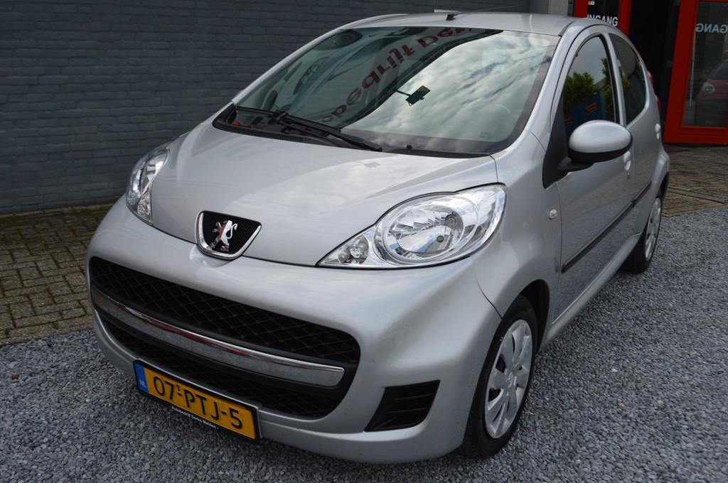 Peugeot 107 1.0-12V Urban Move Airco 5Drs Stuurbekrachtiging, Voorwielaandrijving, Euro 5, Stof, Gebruikt