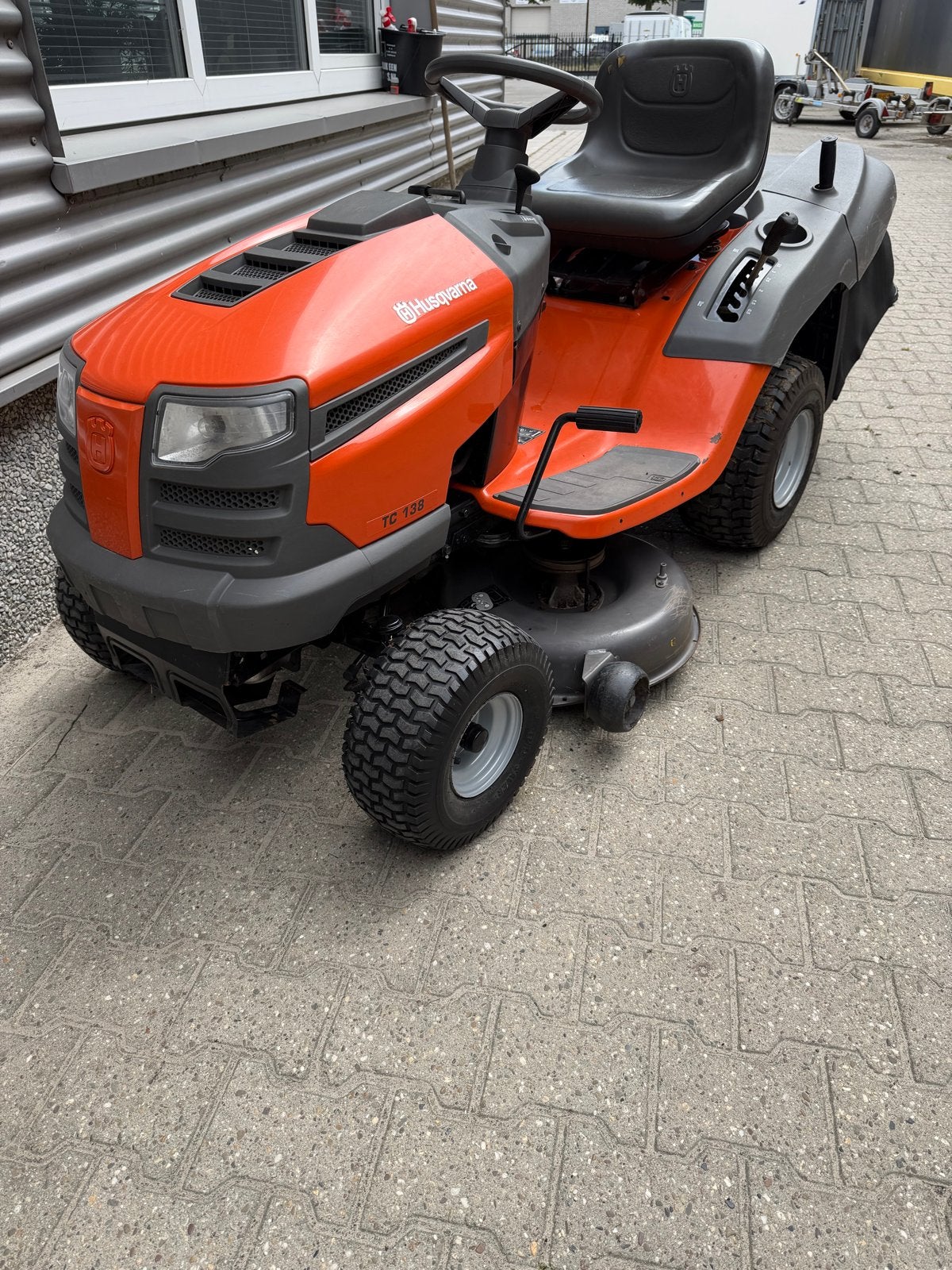 Husqvarna TC 138 Zitmaaier  bouwjaar 2019, Ophalen, Gebruikt, Opvangbak, 90 tot 120 cm