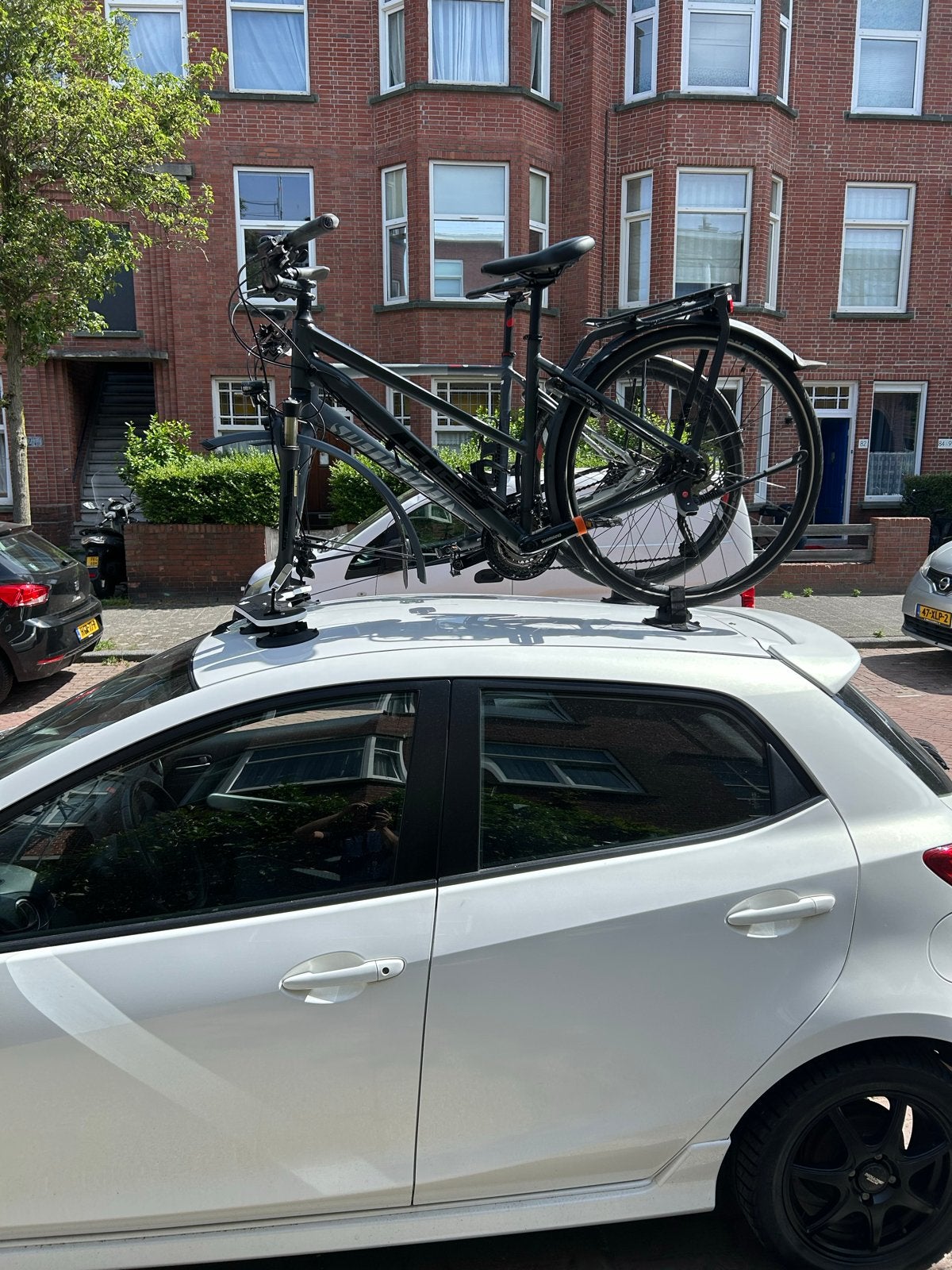 Te huur: Seasucker Mini Bomber fietsendrager, Auto diversen, Fietsendragers, Ophalen, 2 fietsen, Zo goed als nieuw, Dakdrager