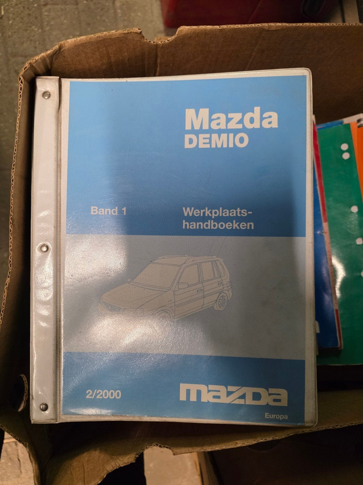Werkplaats handboek Mazda Demio, Ophalen