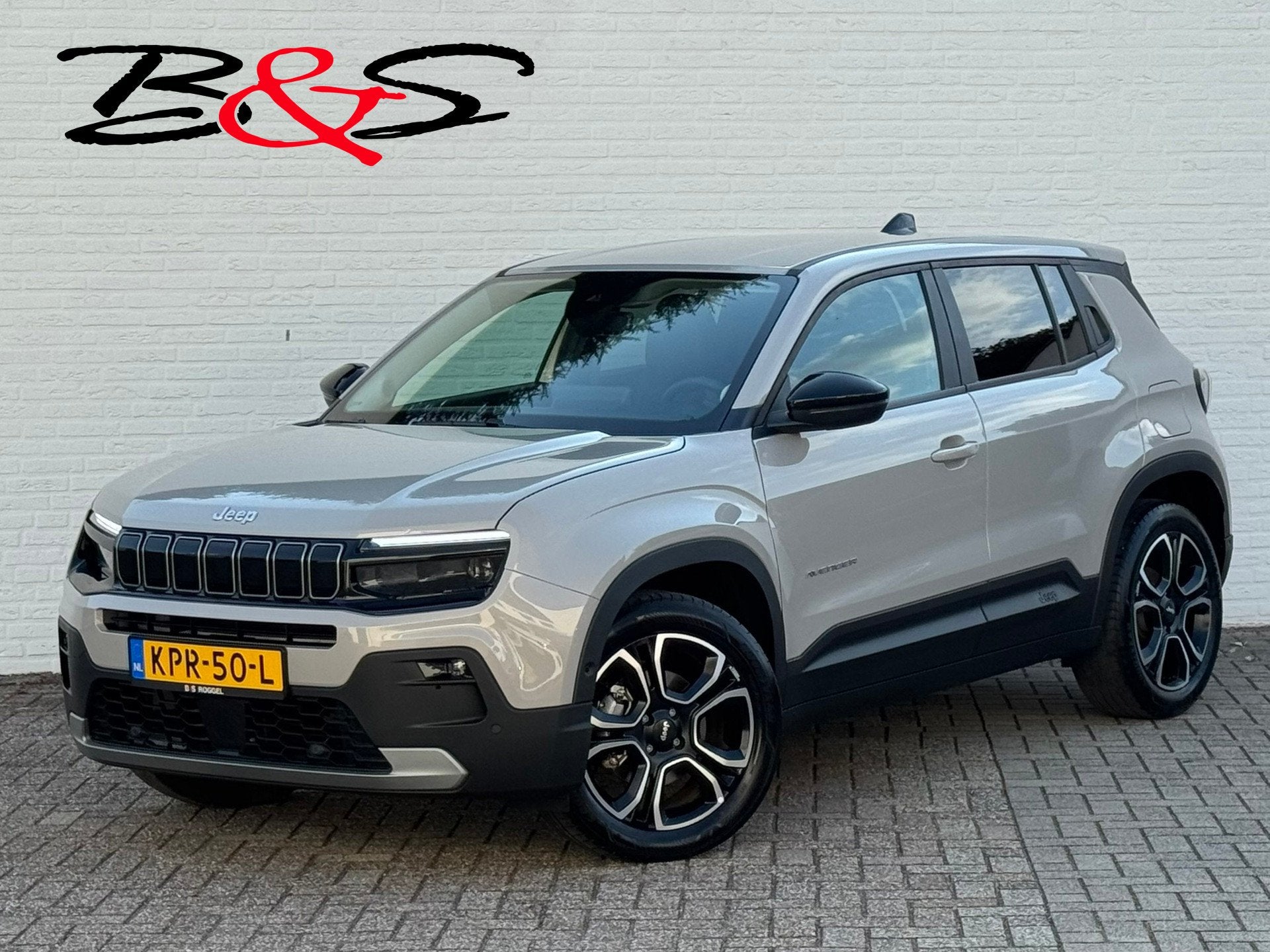 Jeep AVENGER Summit 54 kWh SOH 96% Clima Camera Carplay Adap, Auto's, Jeep, Gebruikt, 156 pk, Leder en Stof, Grijs