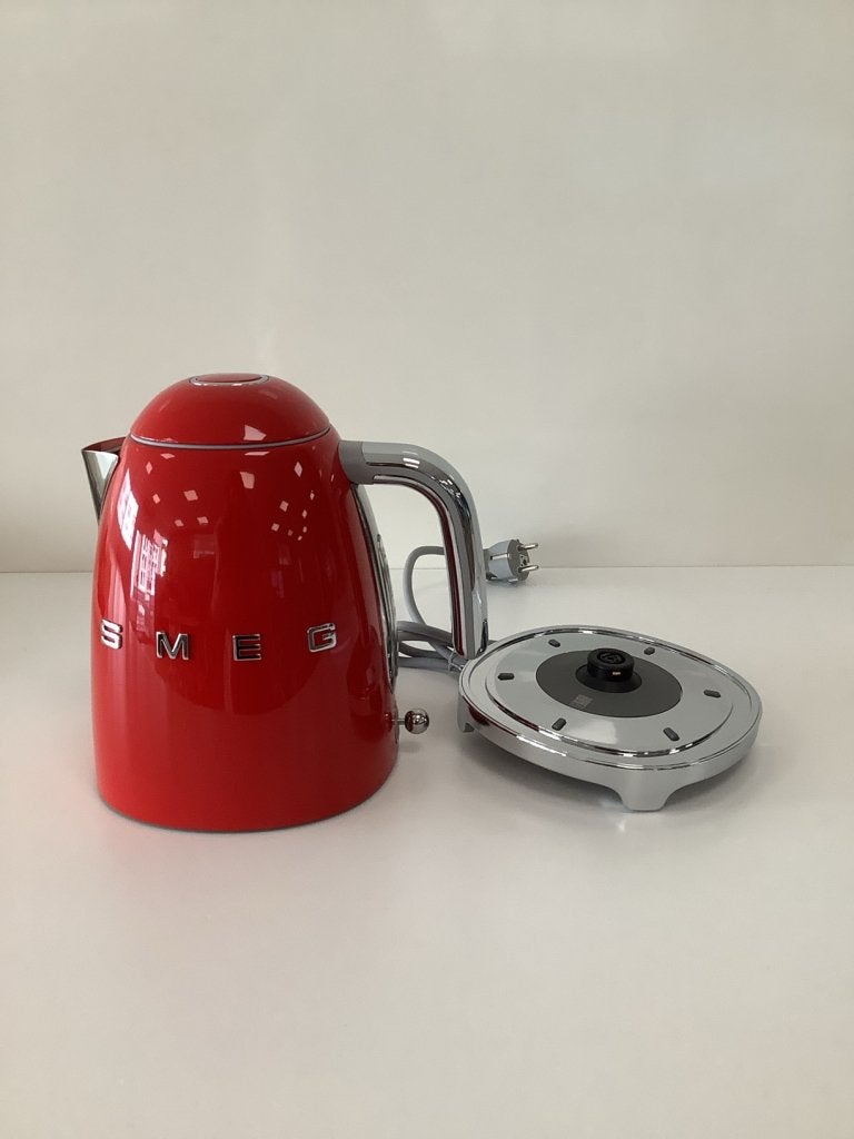 SMEG KLF03 waterkoker rood – ongebruikt, doos beschadigd, Info@mystore.nl, 1 tot 2 liter, Nieuw, Bruggestraat 18