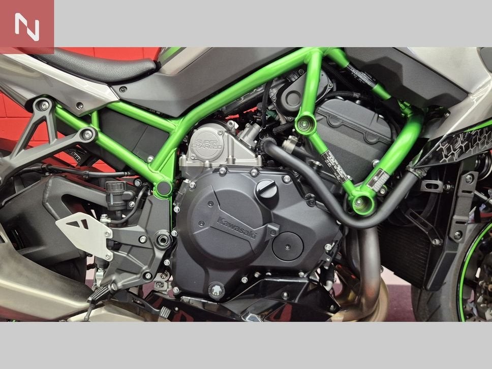 KAWASAKI Z H2 Nieuwstaat (bj 2021), Motoren, 4 cilinders, Motorrijbewijs A, Bedrijf, Onbekend