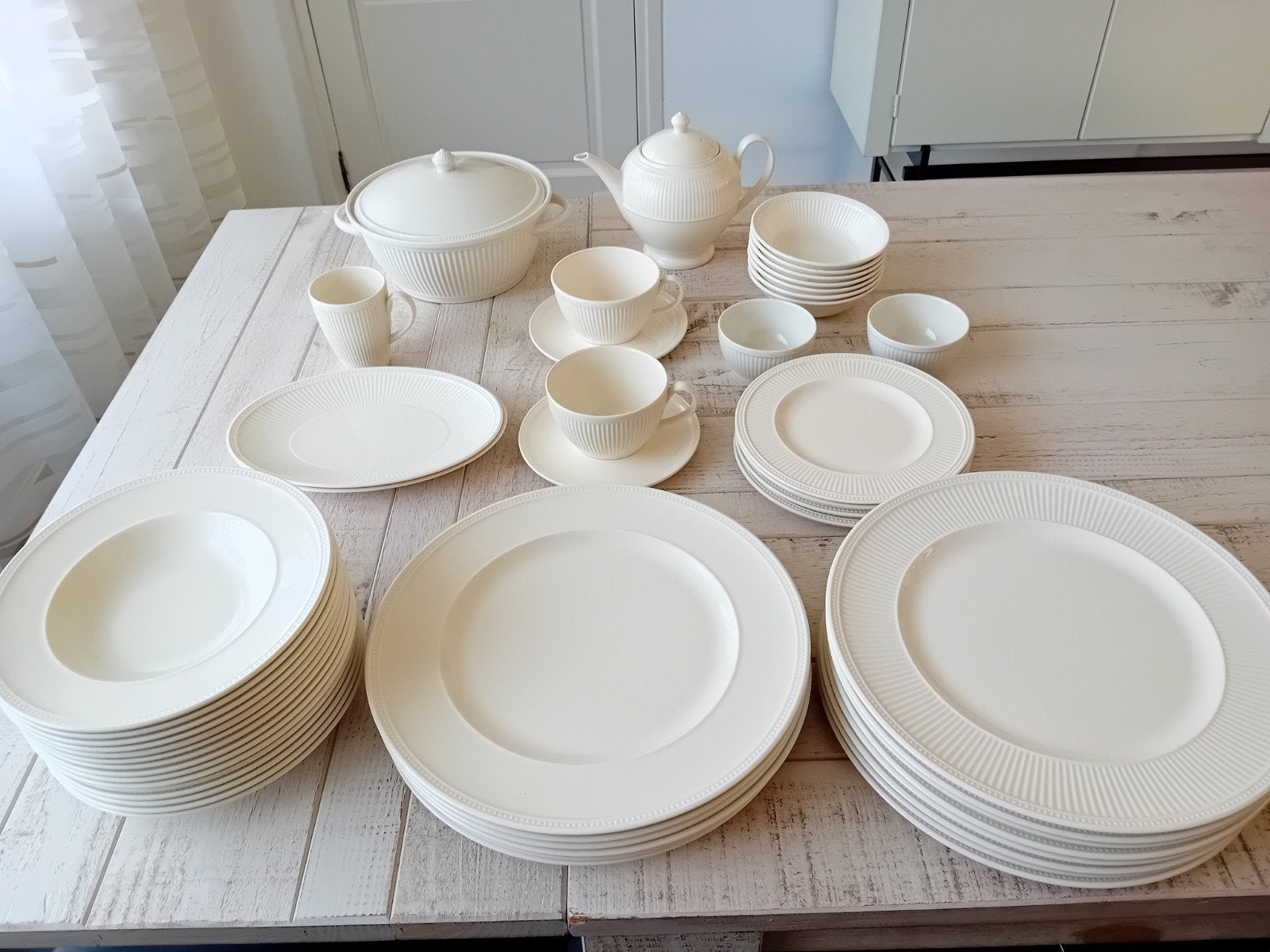 Wedgwood Windsor Made in England servies puntgaaf., Ophalen of Verzenden, Zo goed als nieuw, Overige stijlen, Wedgwood