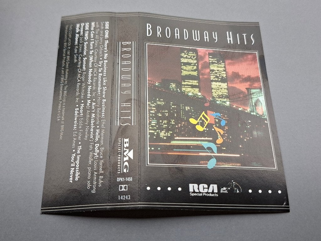 BROADWAY HITS (MC), Ophalen of Verzenden, Zo goed als nieuw, Origineel, Met bewaardoos, rek of koffer