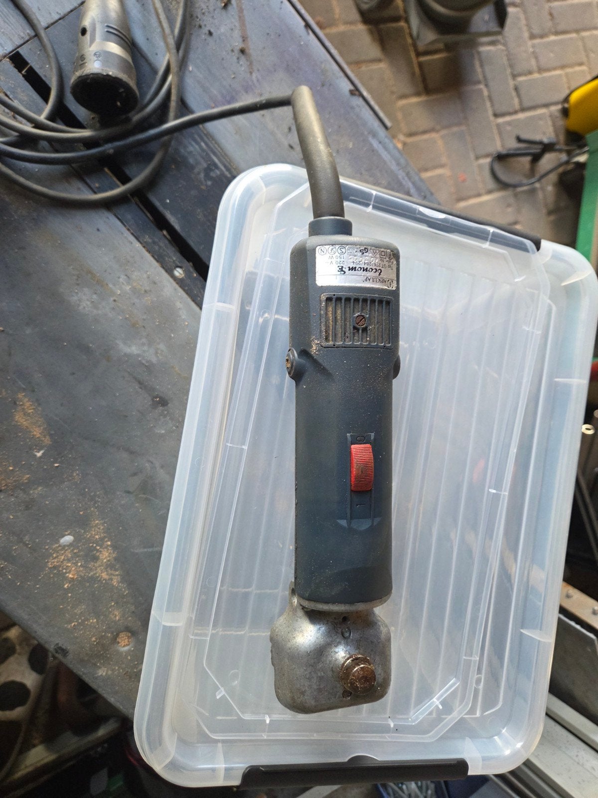 Te koop scheerapparaat, Ophalen