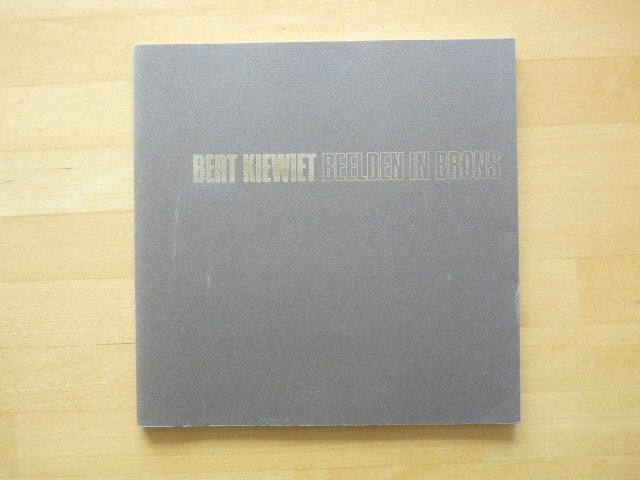 Bert Kiewiet Beelden in Brons, Samenstelling Rob Maters, Ophalen of Verzenden, Zo goed als nieuw, Beeldhouwkunst