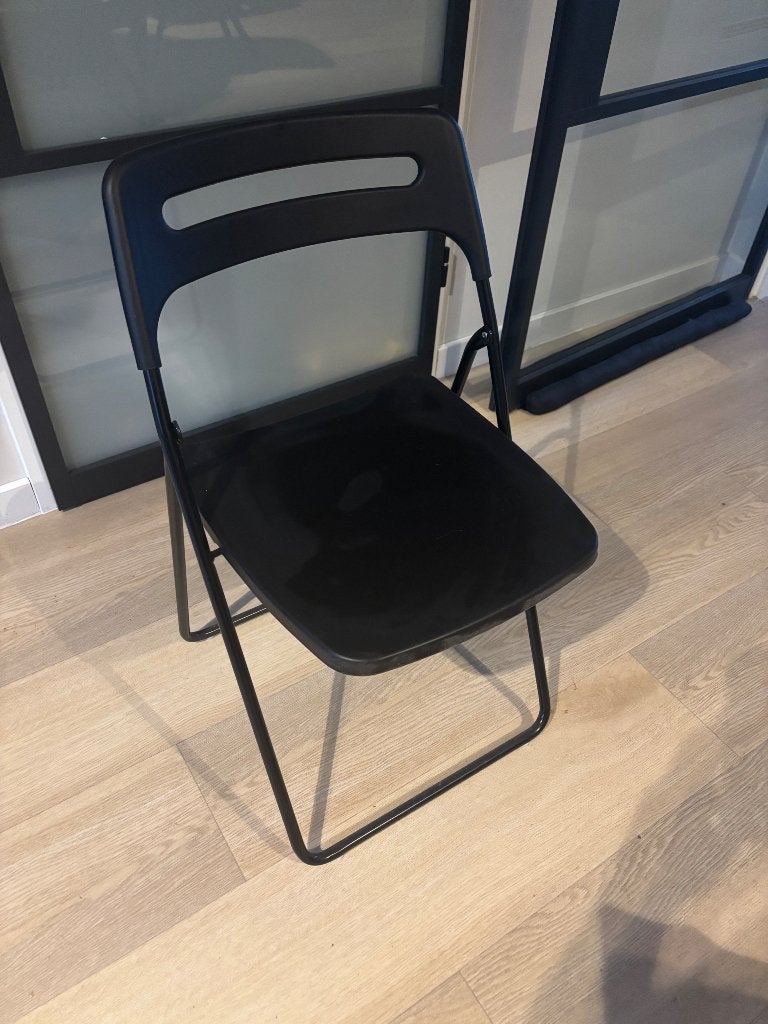 IKEA NISSE Opvouwbare Klapstoel – Zwart- 4 stuks, Ophalen, Kunststof, Zwart, Zo goed als nieuw
