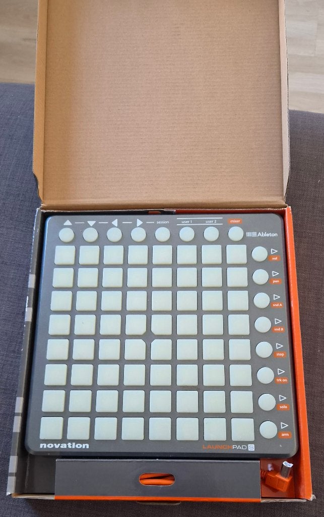 Novation Launchpad S MIDI Controller, Muziek en Instrumenten, Midi-apparatuur, Ophalen of Verzenden, Zo goed als nieuw