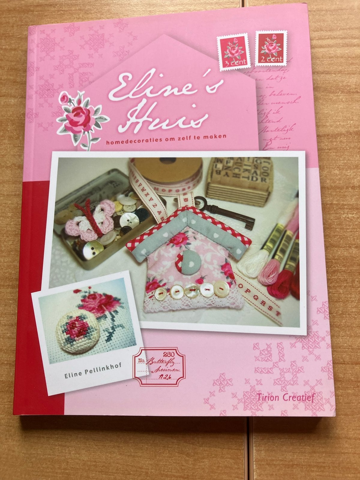Eline's Huis: Mooie homedecoraties om zelf te maken, Hobby en Vrije tijd, Roze, Ophalen of Verzenden, Zo goed als nieuw, Papier of Karton