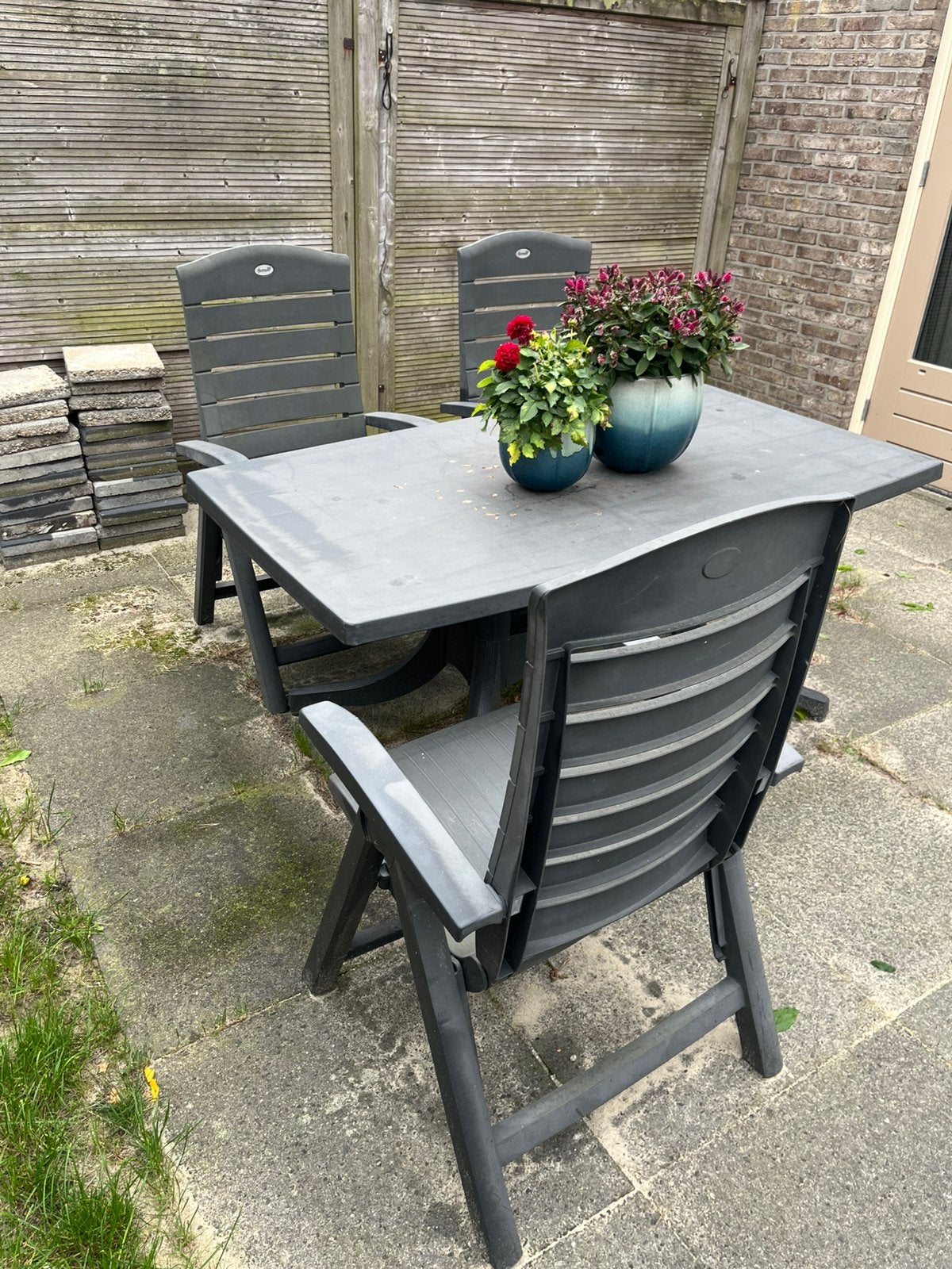 Gratis tuinstoelen met tafel, Ophalen, Kunststof, Gebruikt, Eettafel